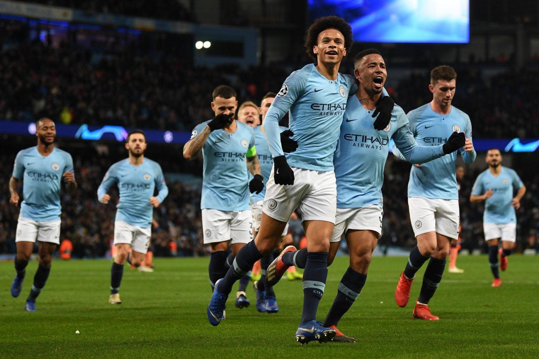 绩打破了此 绩打破了此