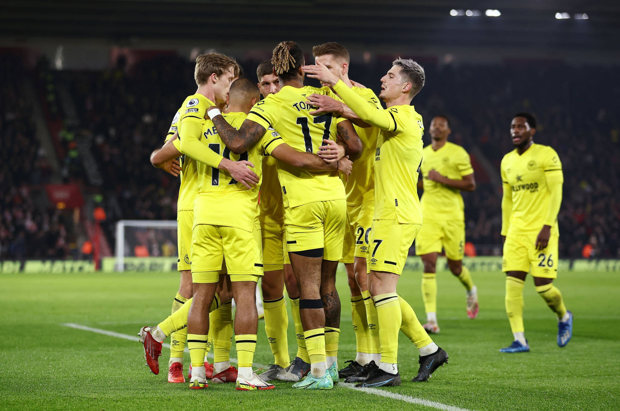 足球报：国安五夺足协杯冠军，憋屈半年终于可以痛快一回（足球报：国安五度捧起足协杯，半年的憋屈总算一吐为快）